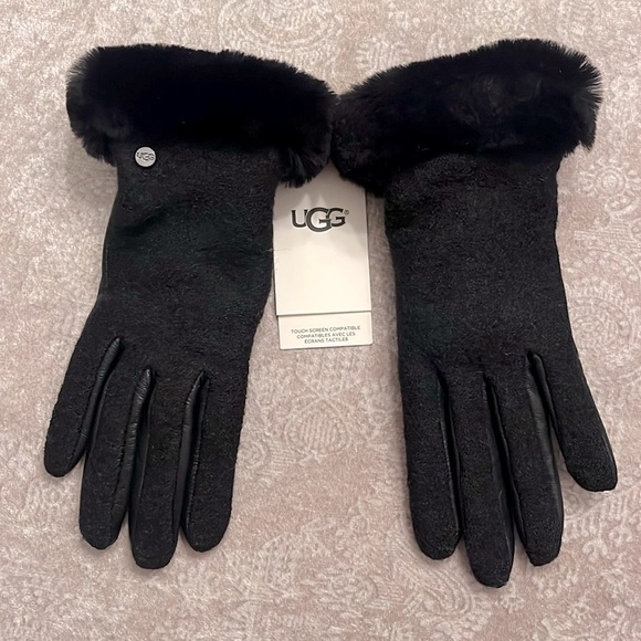 Brand New UGG Wool Black Leather Shorty Touchscreen Tech Gloves Sheepskin Cuff - Picture 2 of 16
